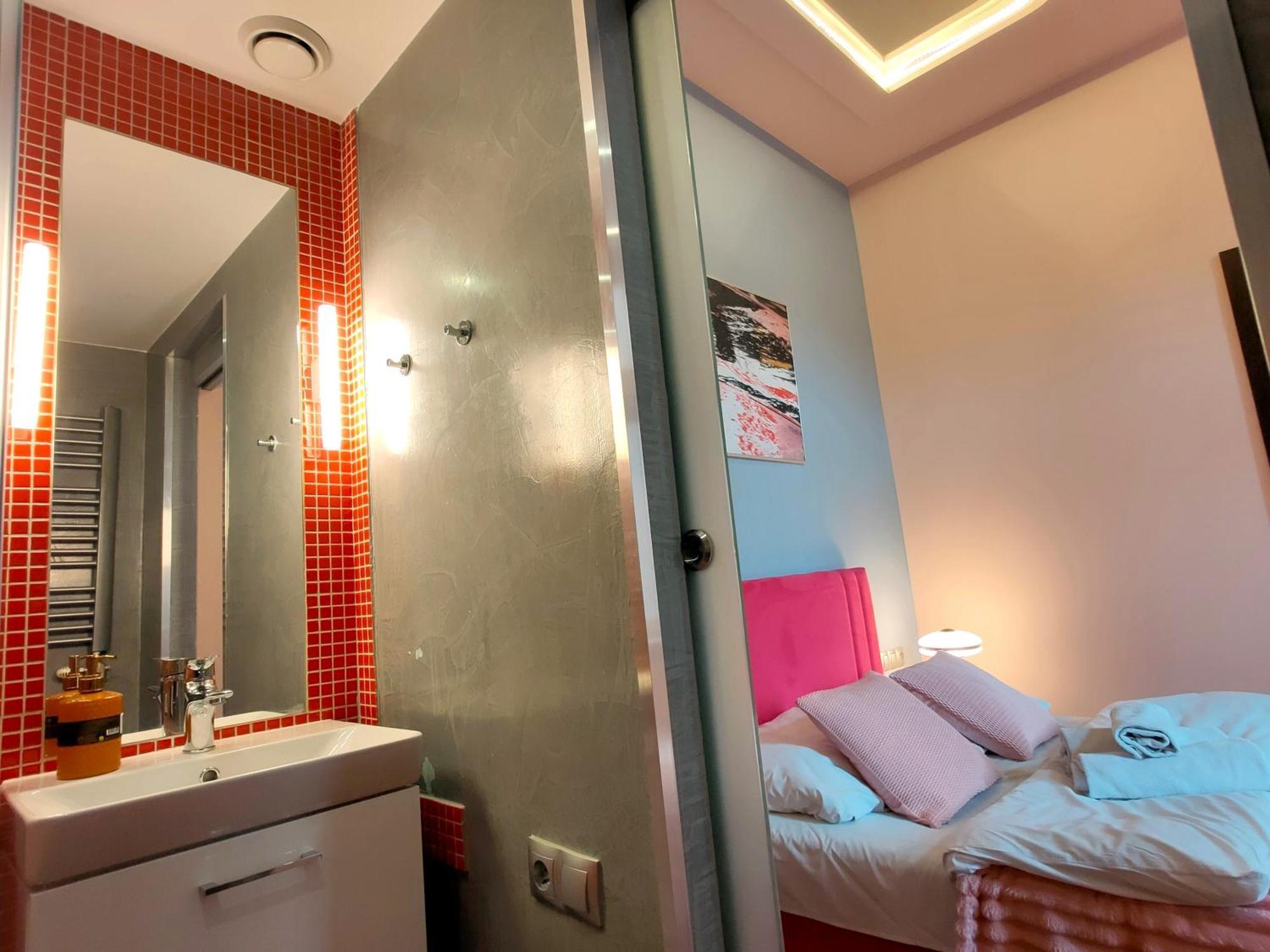 Mirror Pink Studio Apartment Cracovia Exterior foto